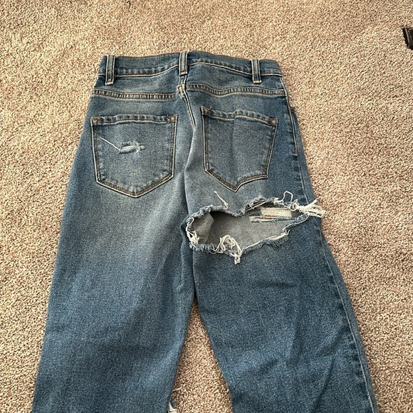 Distressed jeans - Picture 2 of 2